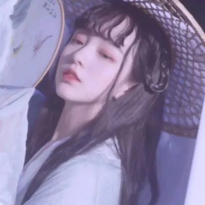 玉真公主别馆苦雨赠卫尉张卿二首
